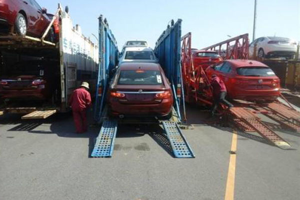 假期出行就選轎車托運